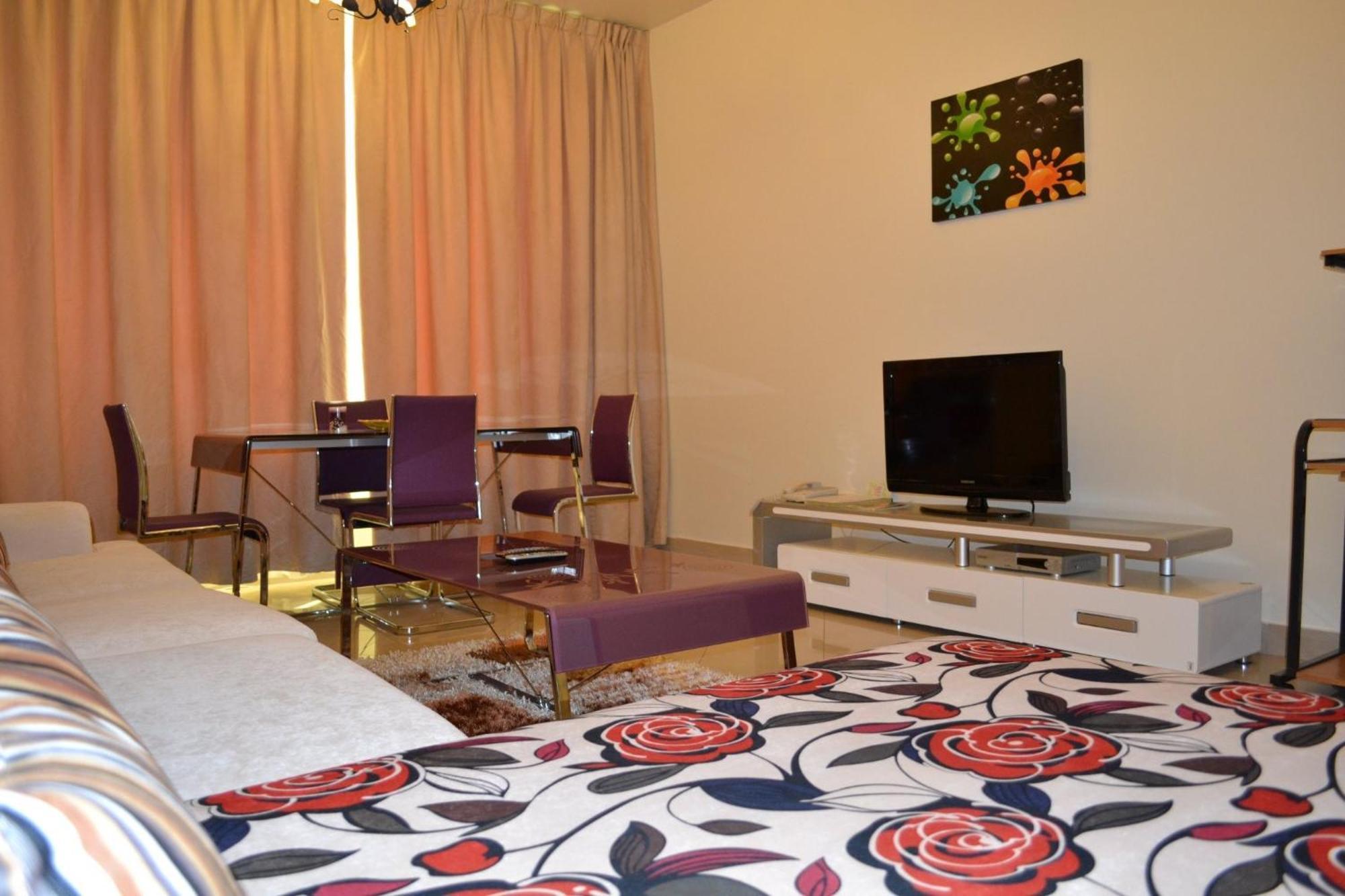Abu Dhabi Plaza Hotel Apartments Exterior photo