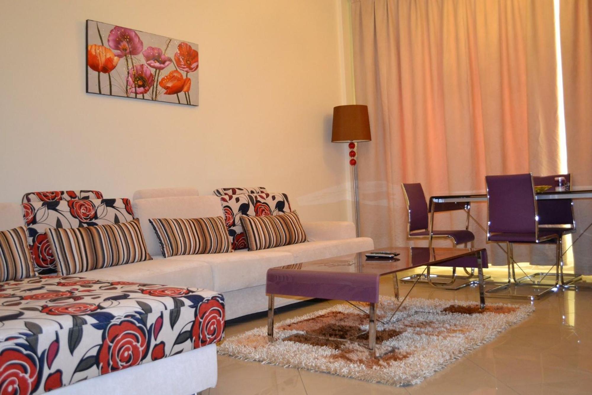 Abu Dhabi Plaza Hotel Apartments Exterior photo