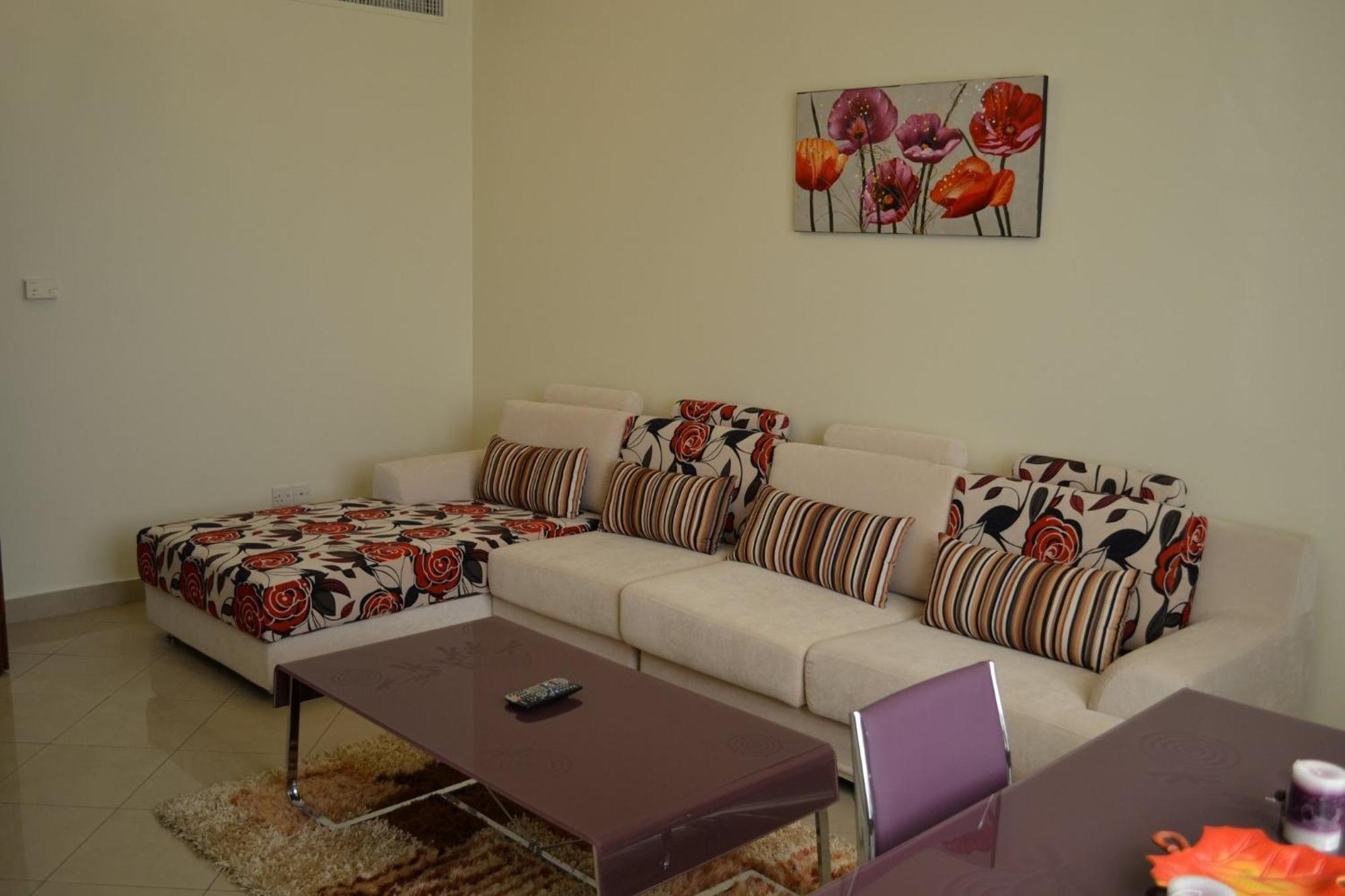 Abu Dhabi Plaza Hotel Apartments Exterior photo