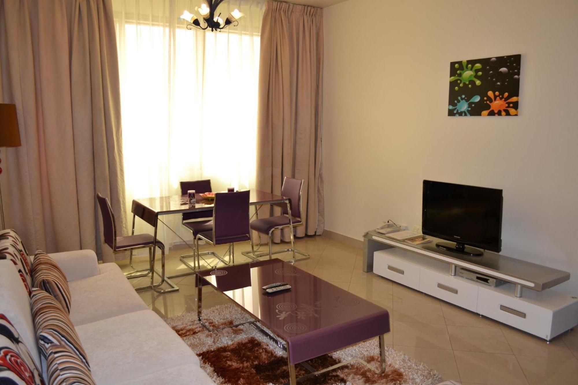 Abu Dhabi Plaza Hotel Apartments Exterior photo