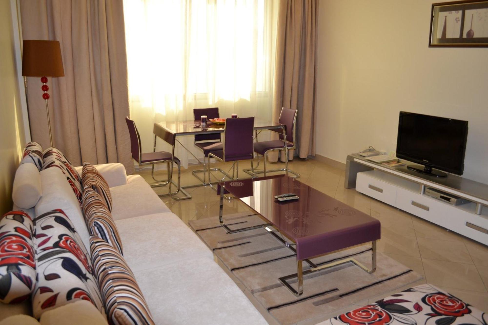 Abu Dhabi Plaza Hotel Apartments Exterior photo
