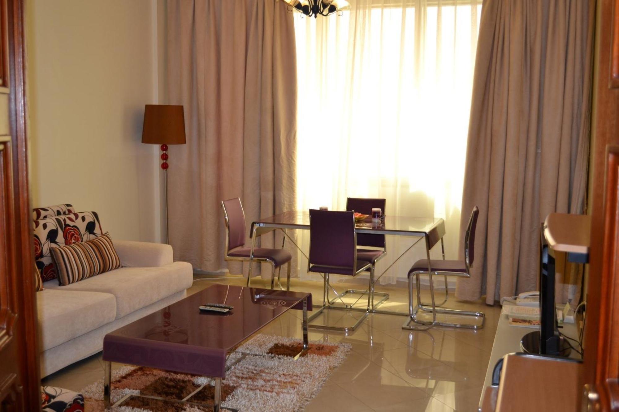 Abu Dhabi Plaza Hotel Apartments Exterior photo