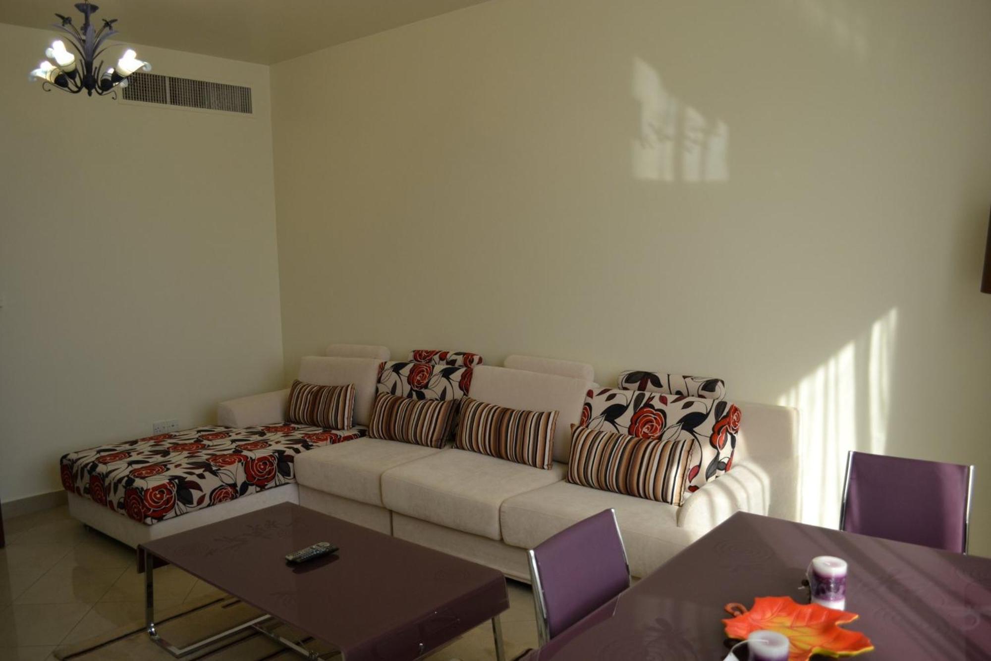 Abu Dhabi Plaza Hotel Apartments Exterior photo