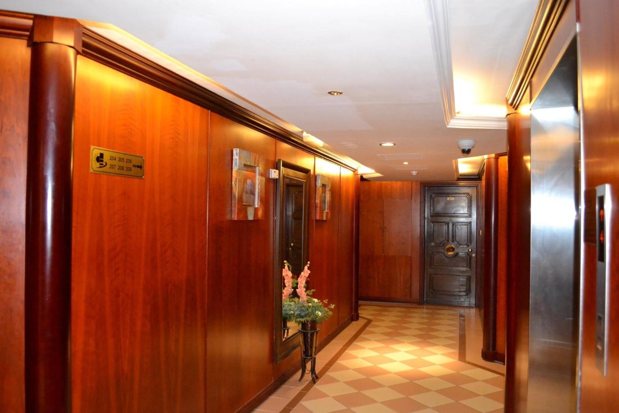 Abu Dhabi Plaza Hotel Apartments Exterior photo