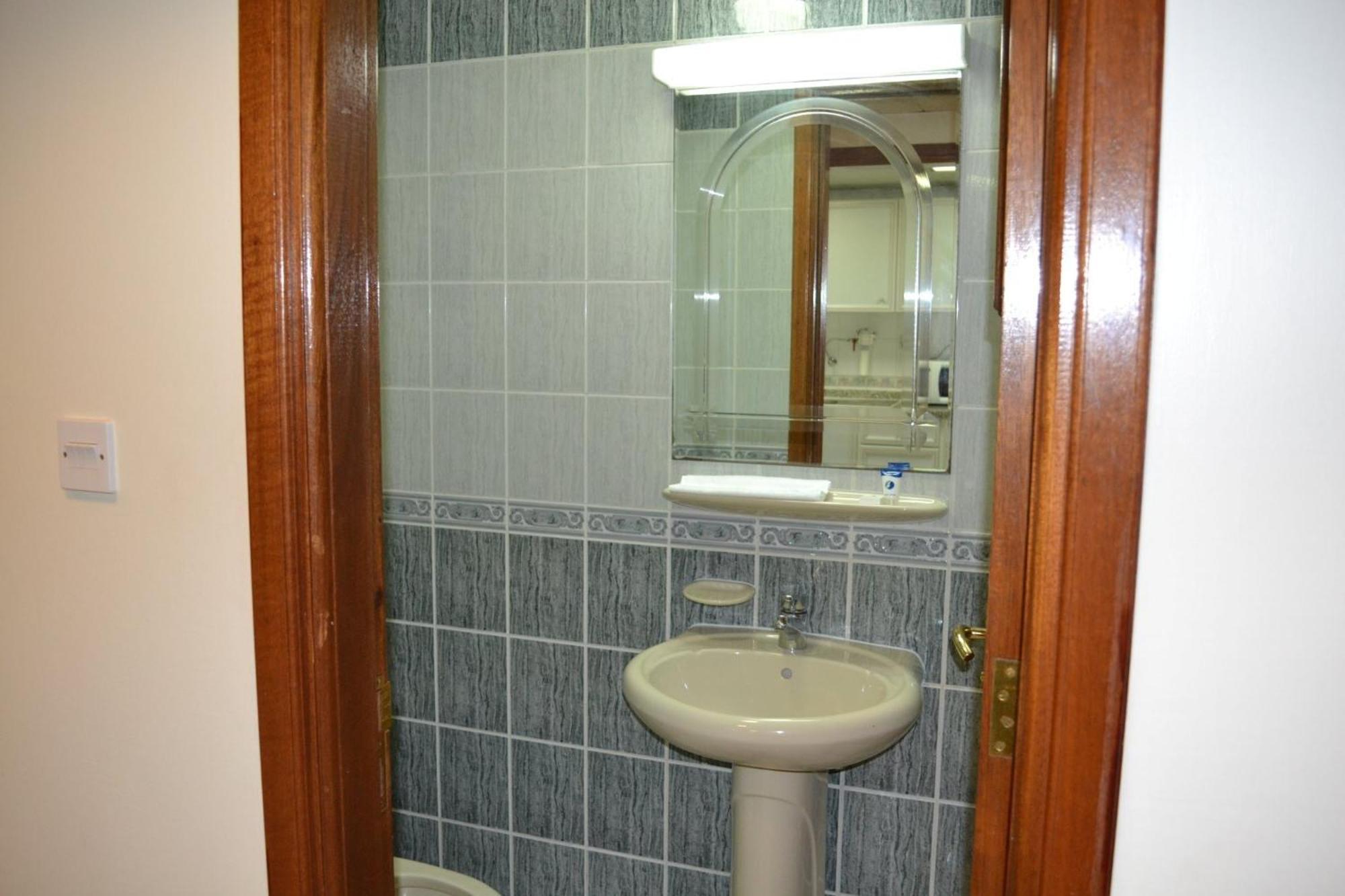Abu Dhabi Plaza Hotel Apartments Exterior photo