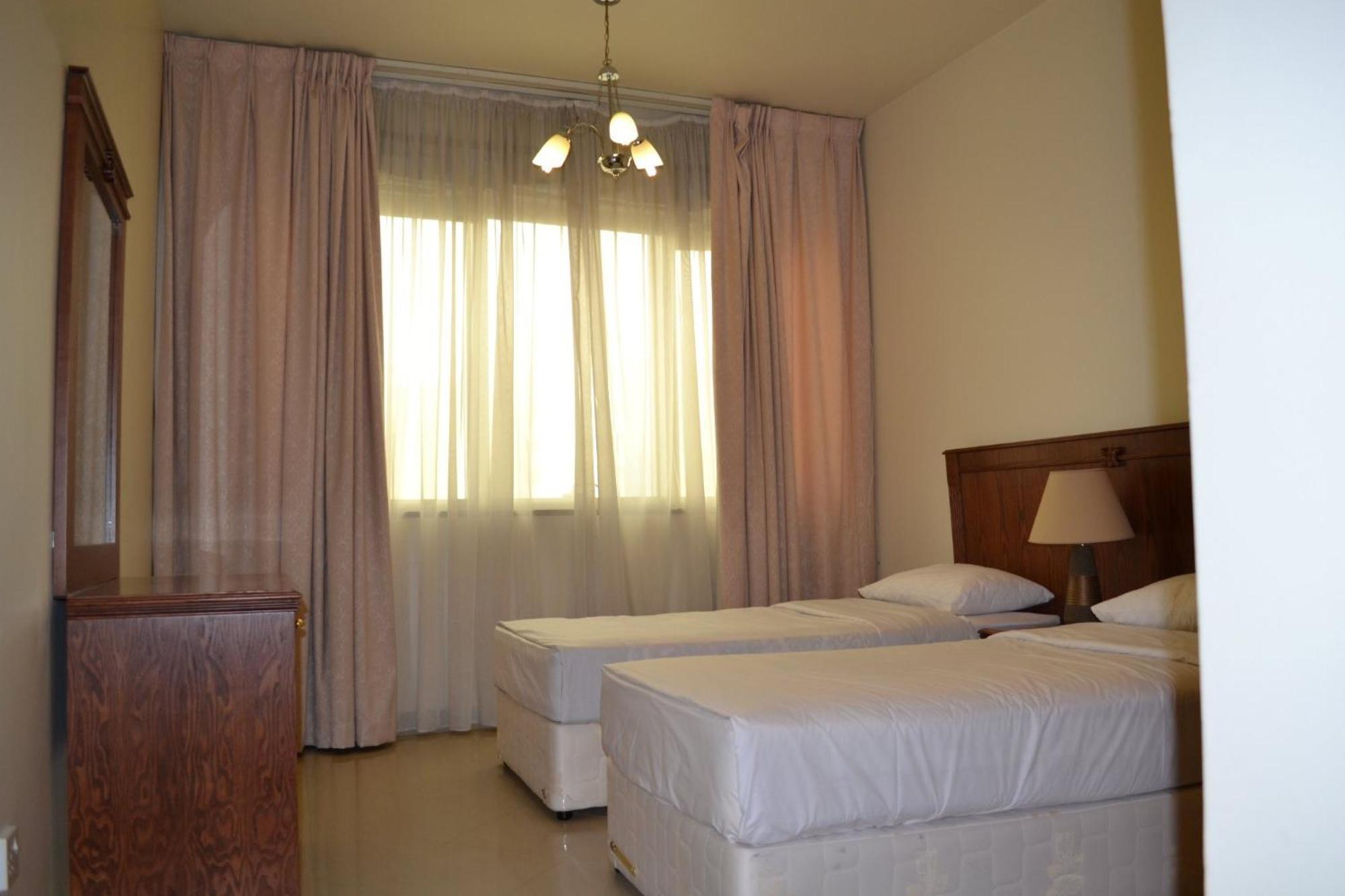 Abu Dhabi Plaza Hotel Apartments Exterior photo