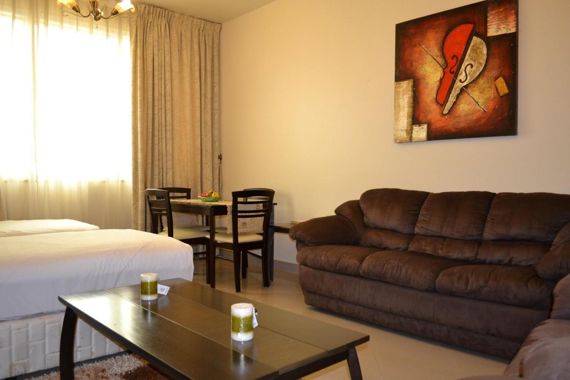 Abu Dhabi Plaza Hotel Apartments Exterior photo