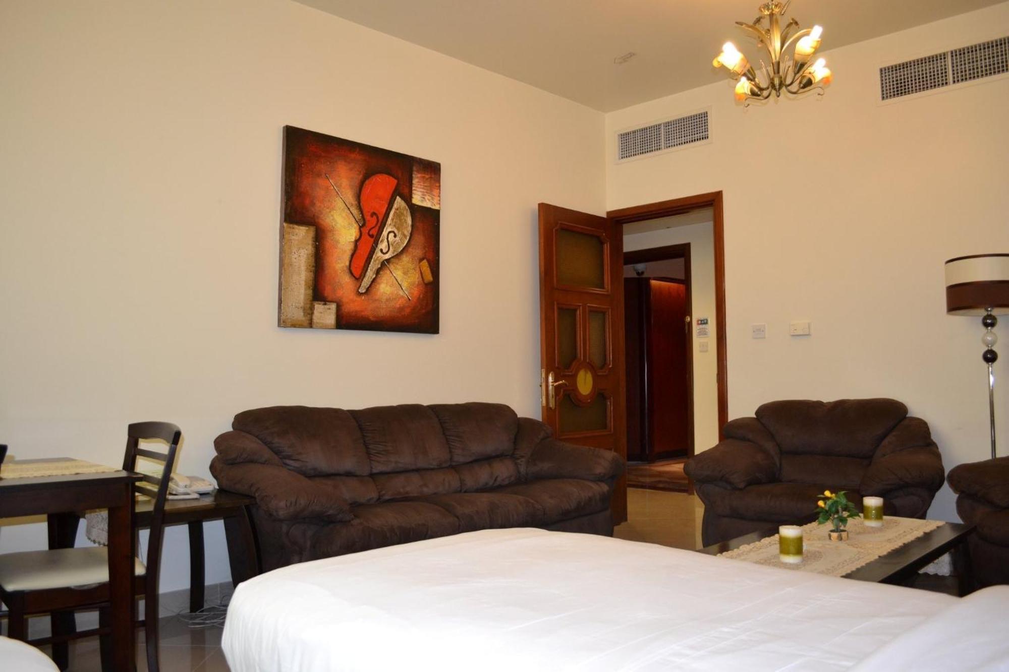 Abu Dhabi Plaza Hotel Apartments Exterior photo