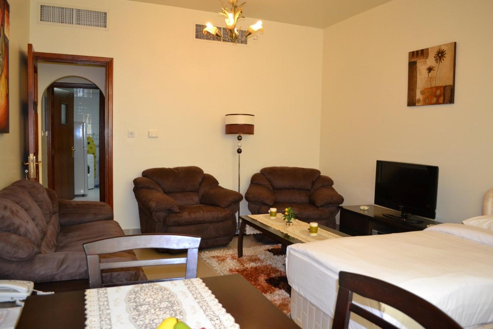 Abu Dhabi Plaza Hotel Apartments Exterior photo