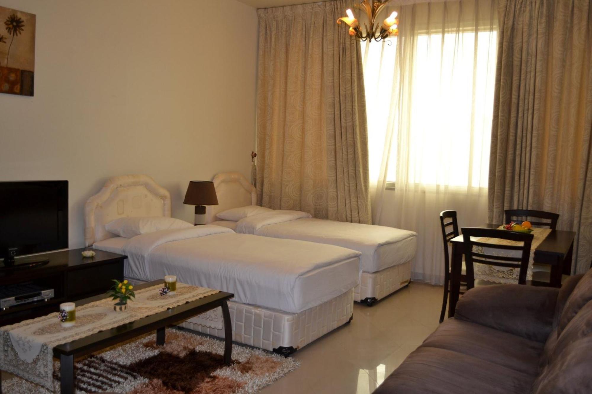 Abu Dhabi Plaza Hotel Apartments Exterior photo