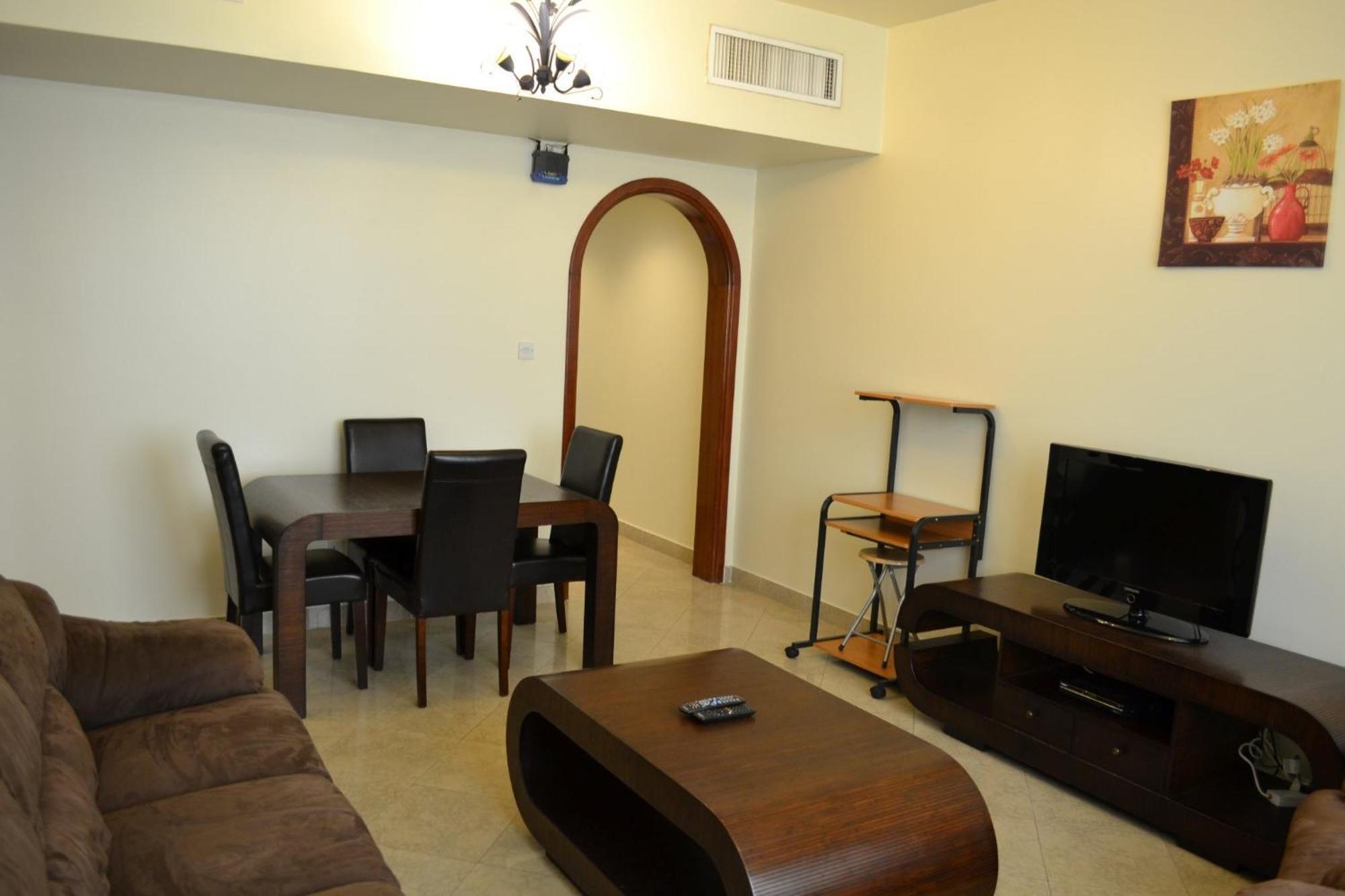 Abu Dhabi Plaza Hotel Apartments Exterior photo